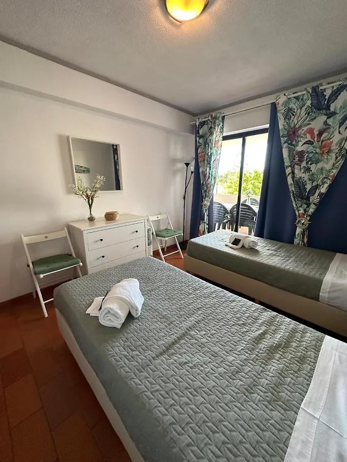 2 Bedroom Apartment In Quarteira With Balcony, Pool And Wi-Fi By Centralgarve