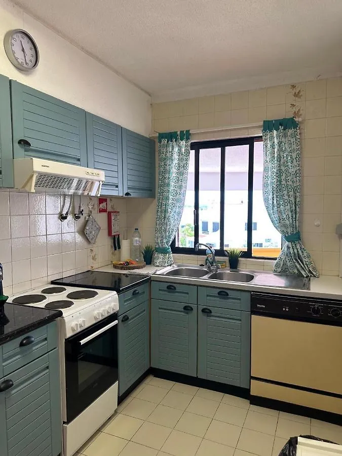 2 Bedroom Apartment In Quarteira With Balcony, Pool And Wi-Fi By Centralgarve Holiday home