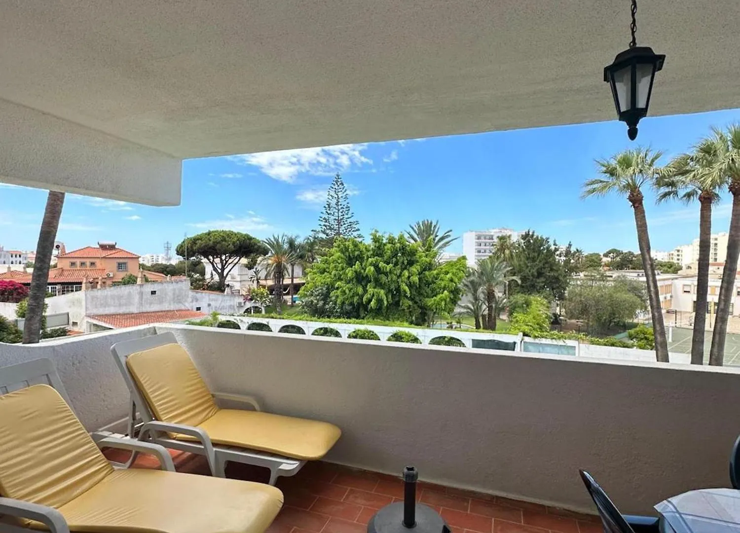 Holiday home 2 Bedroom Apartment In Quarteira With Balcony, Pool And Wi-Fi By Centralgarve